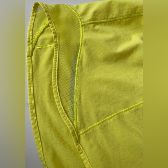 LULULEMON HOTTY HOT LR SHORT 4" Lined Sz. 14 ELECTRIC LEMON, LINED - Picture 2 of 11